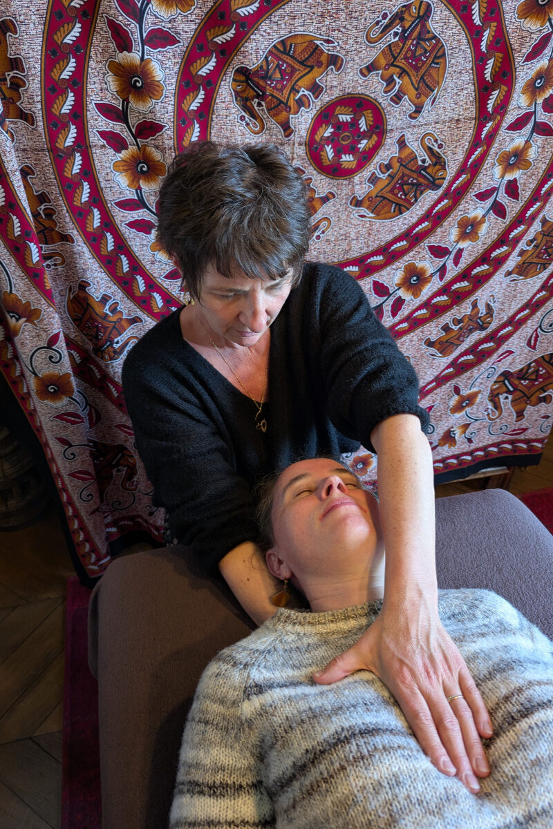 Bienfaits de la fasciathérapie : réduction du stress, soulagement des douleurs, libération des tensions – accompagnement psychocorporel à Précy-sur-Oise